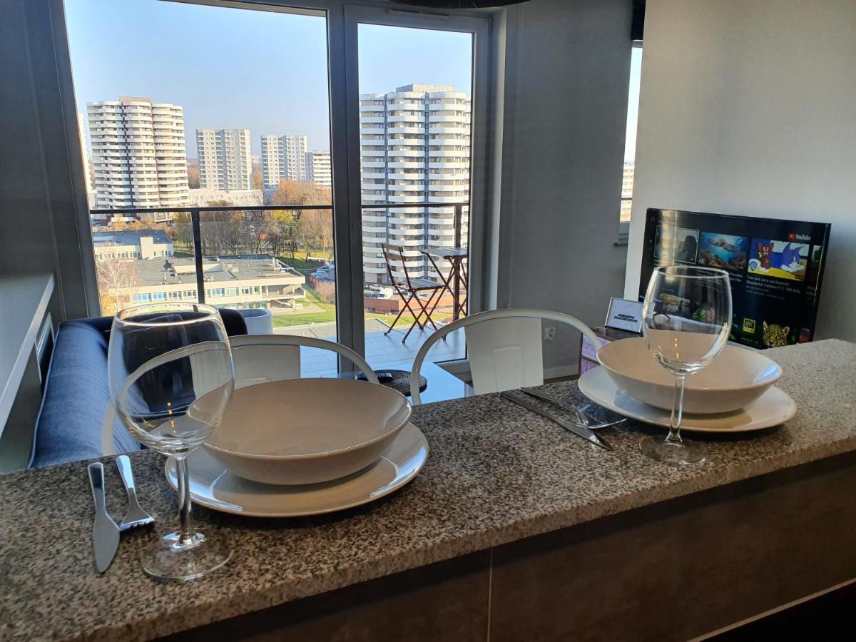 Apartament Wsrod 1000Cy Swiatel - Z Parkingiem W Hali Garazowej- Duzy Balkon Z Lezakami - Piekny Widok Noca Na Panorame Tysiaclecia Katowice Eksteriør billede