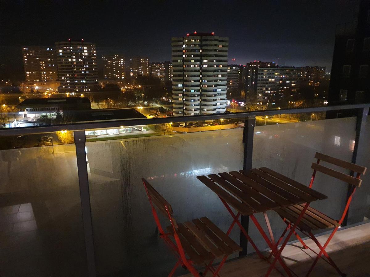 Apartament Wsrod 1000Cy Swiatel - Z Parkingiem W Hali Garazowej- Duzy Balkon Z Lezakami - Piekny Widok Noca Na Panorame Tysiaclecia Katowice Eksteriør billede